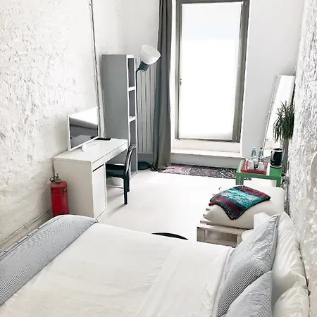 Loft25 بريشا